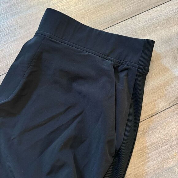 Athleta Black Athleisure Pants Side Stripe Cropped Lounge Activewear (Bin O-39) - Picture 2 of 5